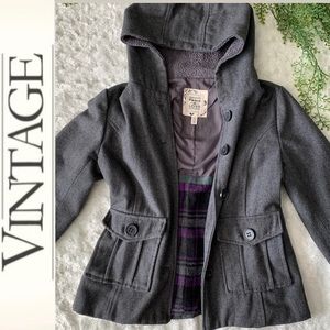 SOLD ☑️ Vintage Charcoal Grey Hooded Coat & Plaid Lining